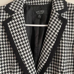 Houndstooth Pattern Kasper Black and White Blazer